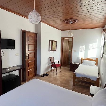 Denis Guesthouse 1930 Gjirokastër Екстериор снимка