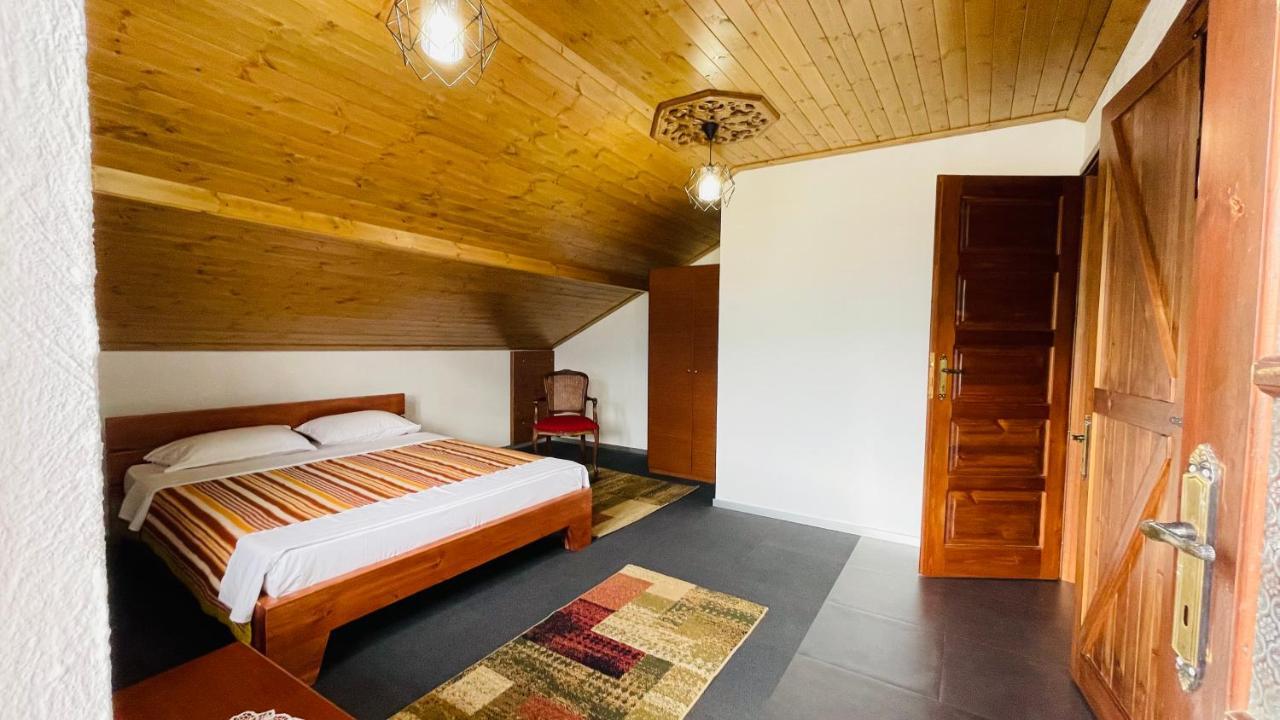 Denis Guesthouse 1930 Gjirokastër Екстериор снимка