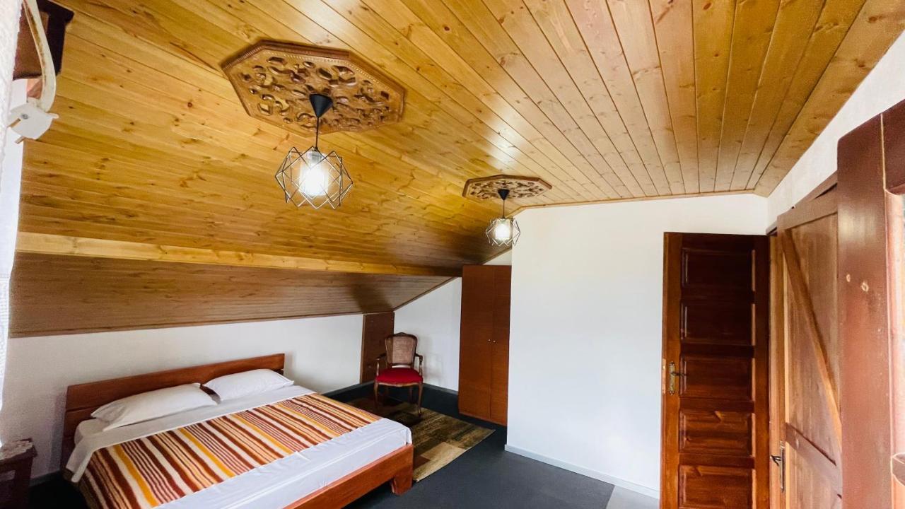 Denis Guesthouse 1930 Gjirokastër Екстериор снимка