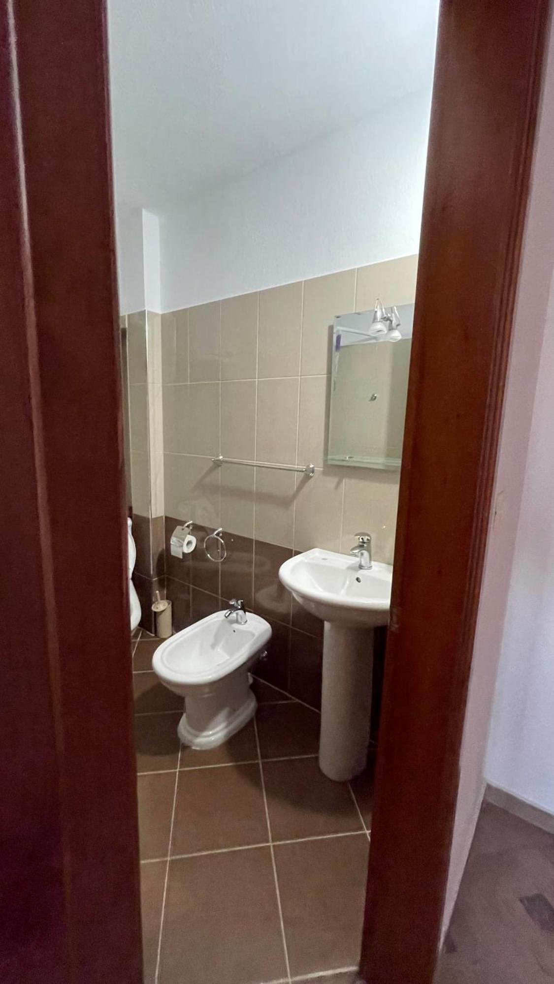 Denis Guesthouse 1930 Gjirokastër Екстериор снимка